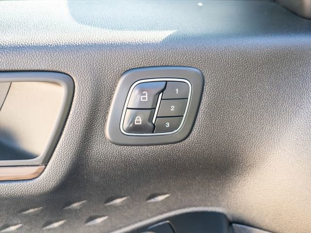 Certified 2020 Ford Escape Titanium w/ Titanium Premium Package 2.0 image 21