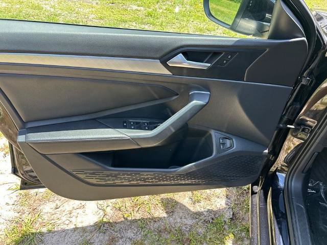 Used 2023 Volkswagen Jetta SE w/ Panoramic Sunroof Package FWD image 17