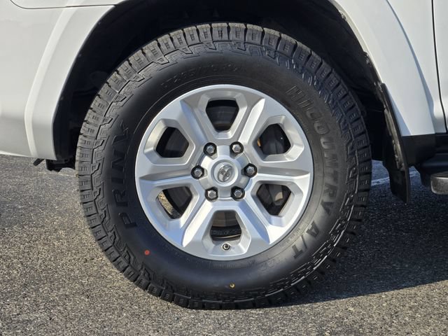 Used 2021 Toyota 4Runner SR5 AWD/4WD image 10