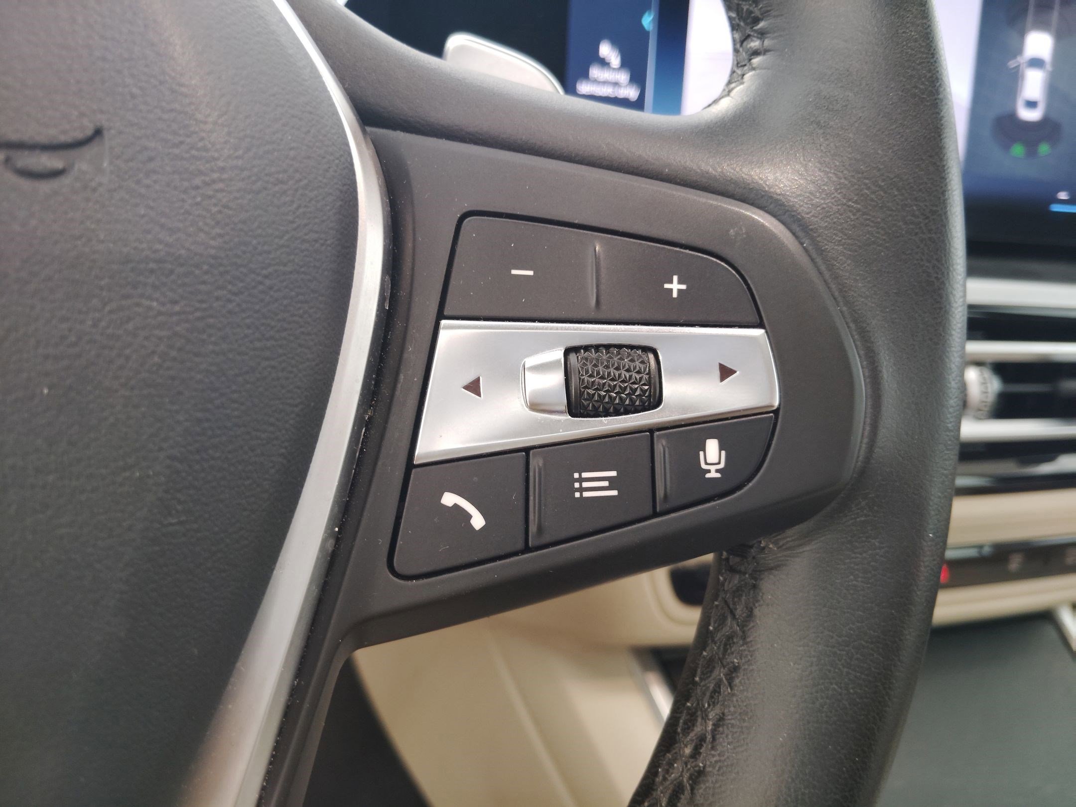 Used 2023 BMW 330i Sedan w/ Premium Package image 22