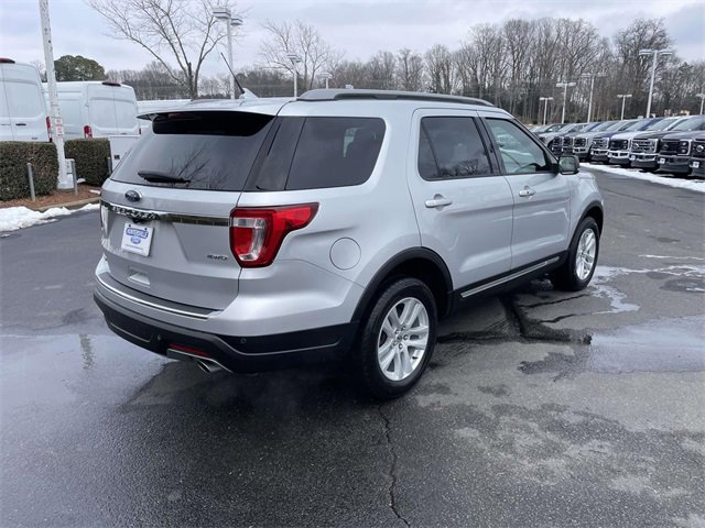 Certified 2018 Ford Explorer XLT w/ Equipment Group 201A image 5