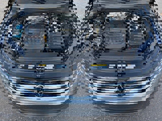 Used 2024 Volkswagen Tiguan SE w/ Panoramic Sunroof Package image 38