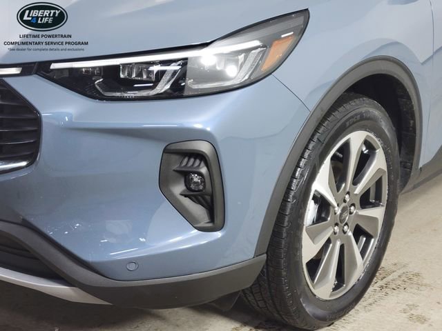 Certified 2024 Ford Escape Platinum w/ Class II Trailer Tow Package image 9