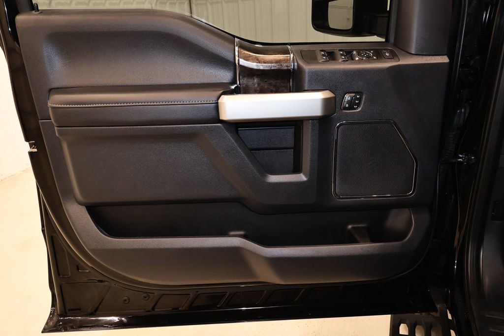 Certified 2022 Ford F350 Lariat w/ Tremor Off-Road Package image 8