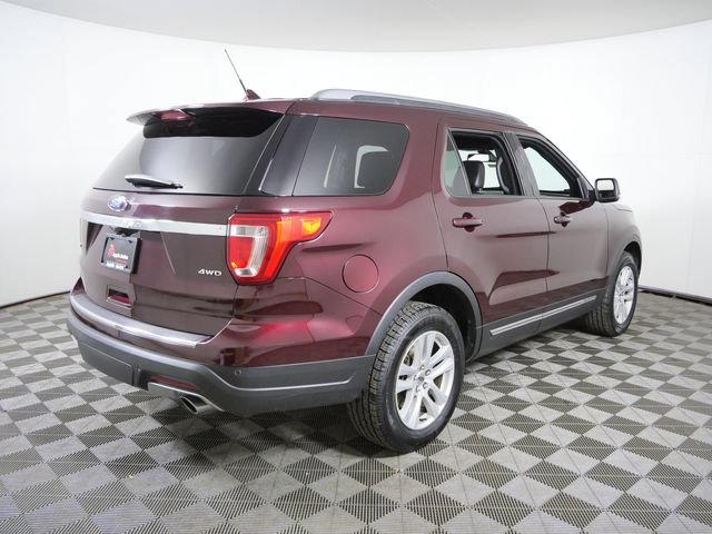 Certified 2018 Ford Explorer XLT w/ Equipment Group 202A AWD/4WD image 9