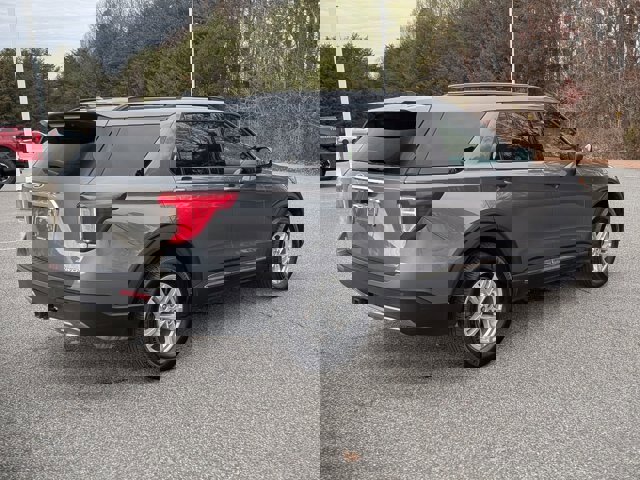 Certified 2023 Ford Explorer XLT w/ Equipment Group 202A image 5