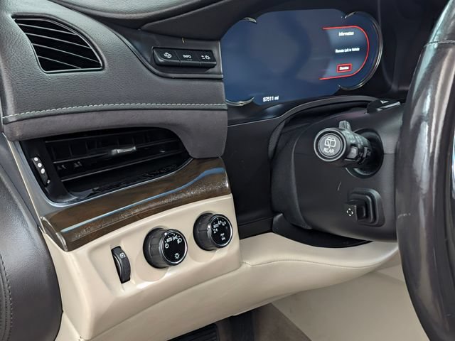 Used 2019 Cadillac Escalade Luxury AWD/4WD image 10