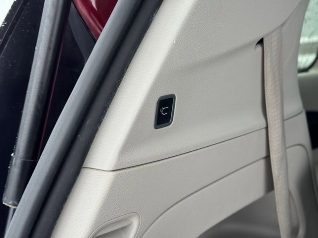 Used 2018 Chrysler Pacifica Touring-L Plus image 39