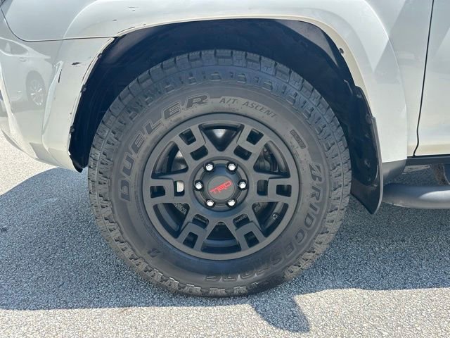 Used 2021 Toyota 4Runner SR5 Premium w/ Moonroof Package RWD image 9