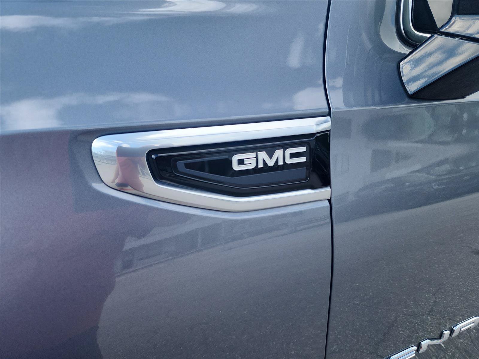 Used 2022 GMC Yukon XL Denali RWD image 10