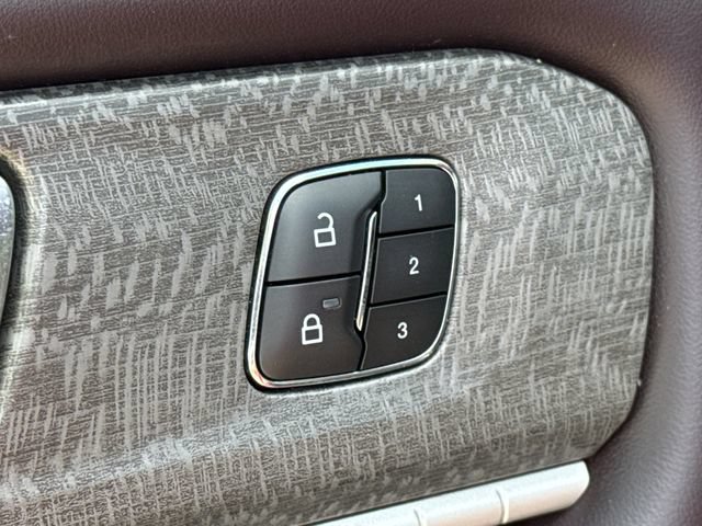Certified 2025 Ford Explorer Platinum RWD image 23