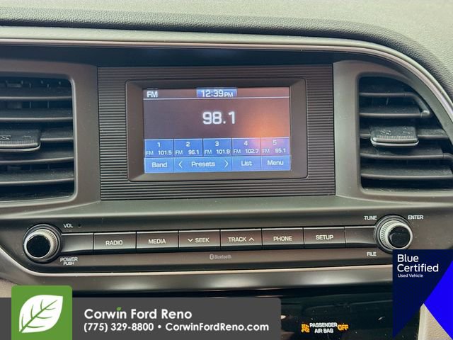 Used 2019 Hyundai Elantra SE image 18