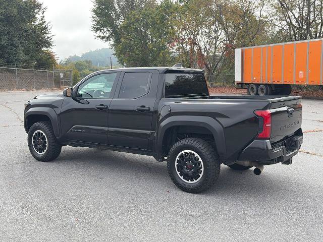 Used 2024 Toyota Tacoma TRD Off-Road AWD/4WD image 5