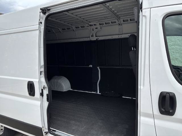 Used 2023 RAM ProMaster 3500 FWD image 12