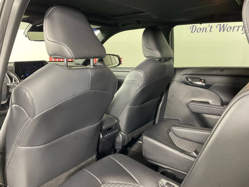 Used 2023 Toyota Highlander XSE AWD/4WD image 15