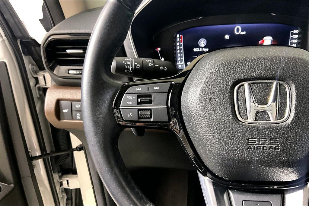 Used 2025 Honda Pilot Elite image 14