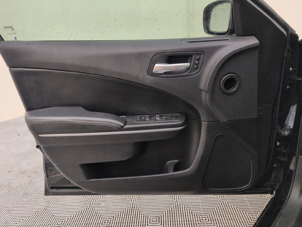 Used 2021 Dodge Charger SXT w/ Leather Interior Group RWD image 30