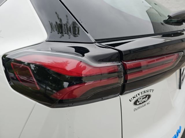 Used 2023 Chevrolet Bolt EUV LT w/ Driver Confidence Package FWD image 32