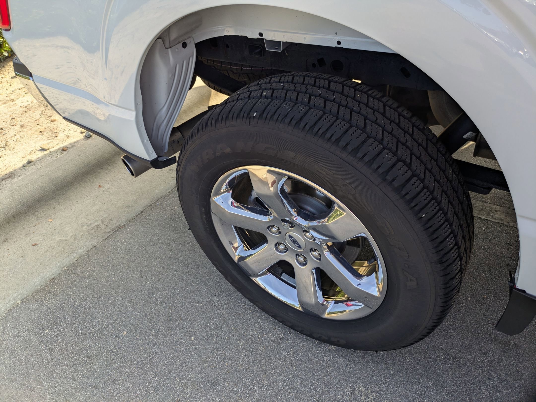 Certified 2022 Ford F150 XLT w/ Equipment Group 302A High image 40