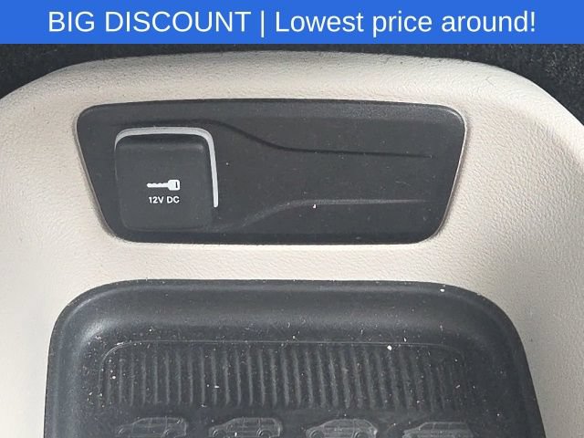 Used 2023 Chrysler Pacifica Touring-L FWD image 39