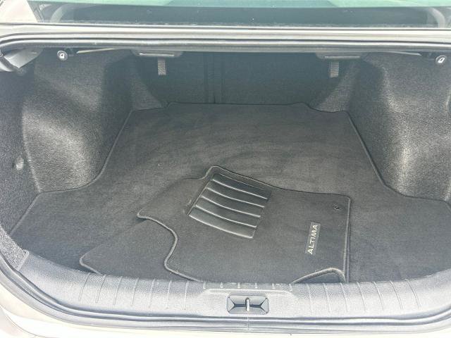 Used 2024 Nissan Altima 2.5 SV FWD image 25