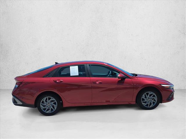 Used 2024 Hyundai Elantra SEL FWD image 4