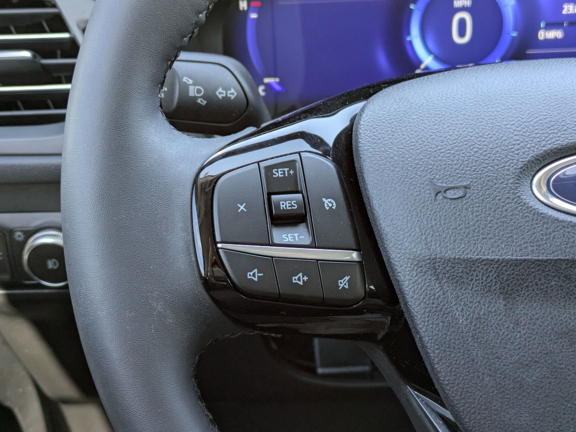 Certified 2022 Ford Escape SEL w/ Technology Package image 30