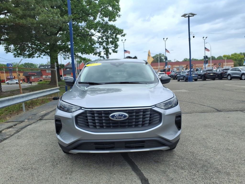 Certified 2023 Ford Escape Active w/ Tech Pack #1 AWD/4WD image 3