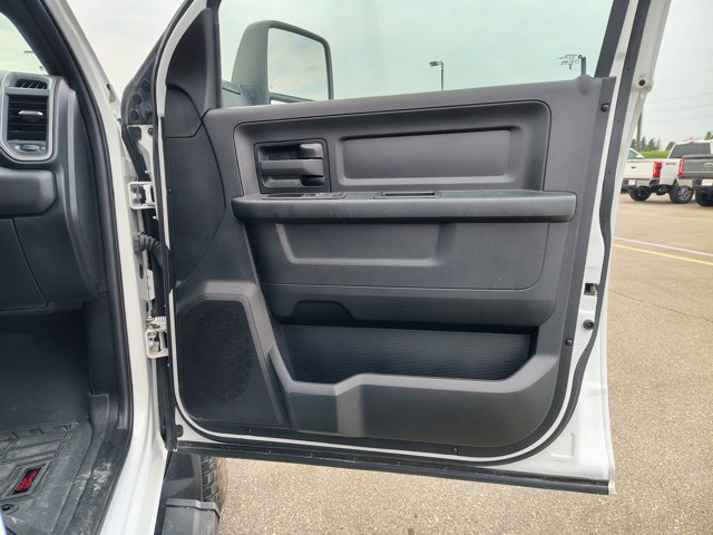 Used 2024 RAM 2500 Tradesman w/ Chrome Appearance Group AWD/4WD image 13