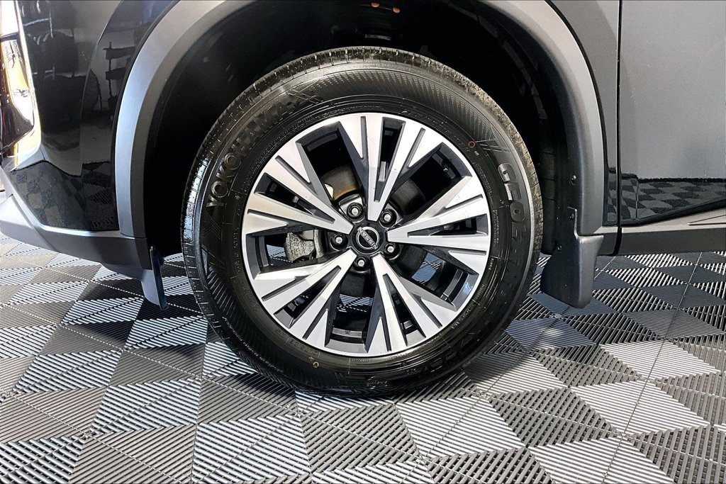 Used 2023 Nissan Rogue SV AWD/4WD image 8