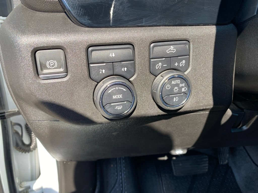 Used 2024 Chevrolet Silverado 2500 LT AWD/4WD image 12