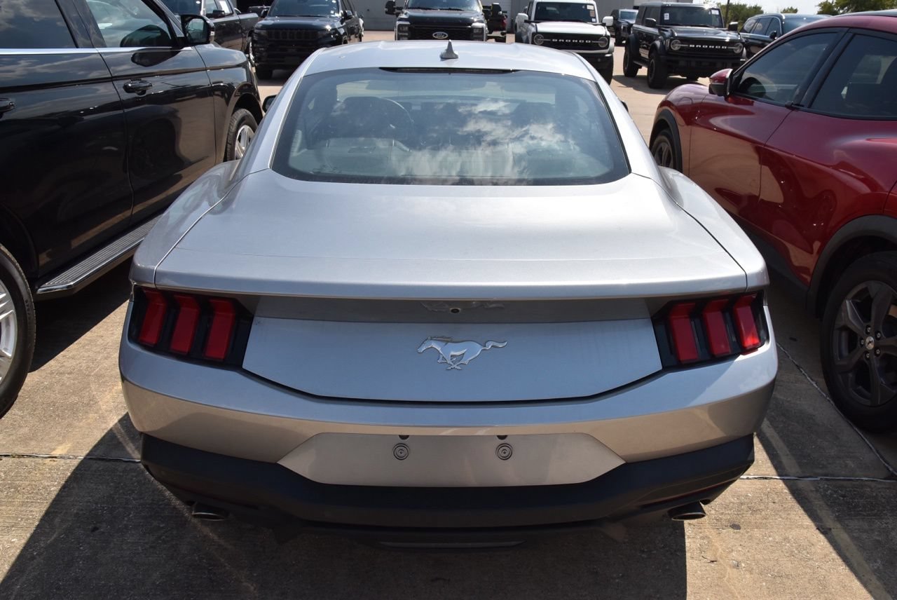Certified 2026 Ford Mustang Premium RWD image 8