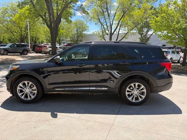 Certified 2023 Ford Explorer XLT w/ Equipment Group 202A AWD/4WD image 3
