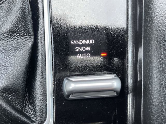 Used 2024 Jeep Compass Latitude AWD/4WD image 27