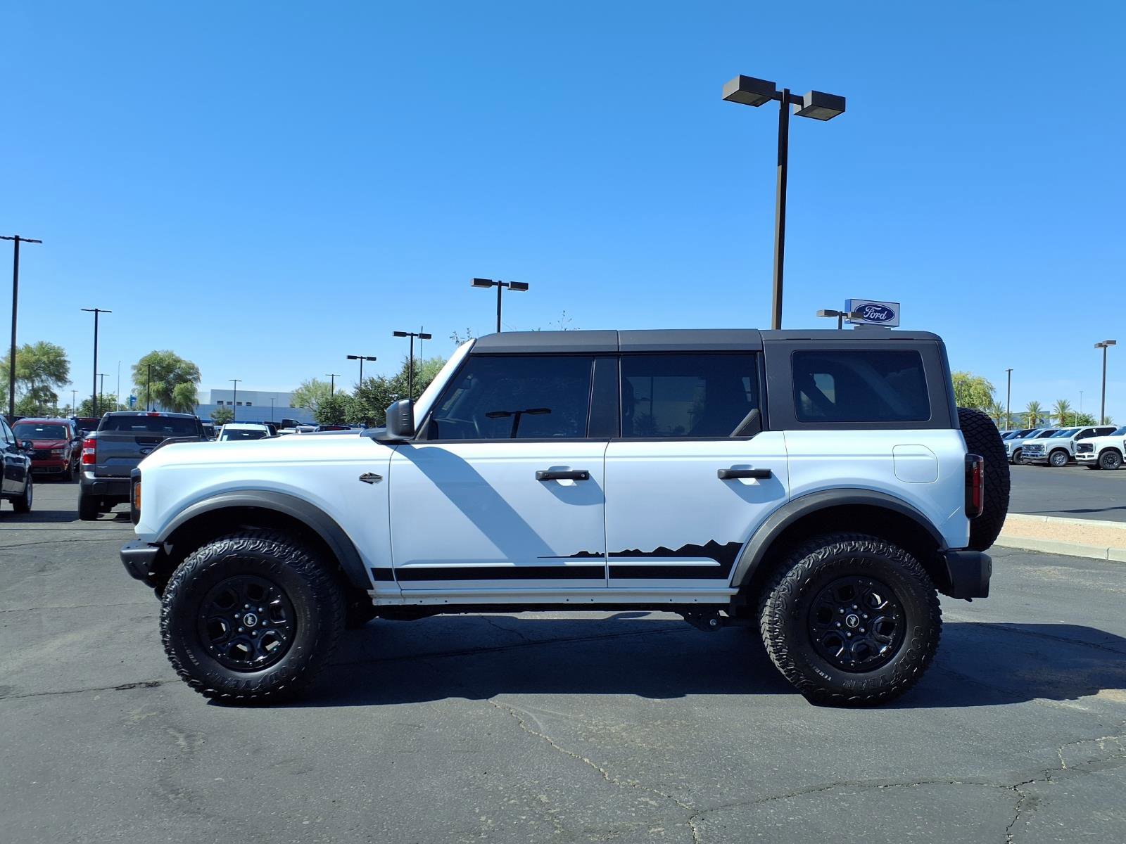 Certified 2024 Ford Bronco Wildtrak AWD/4WD image 3