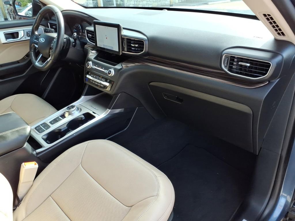 Certified 2020 Ford Explorer Limited RWD image 4