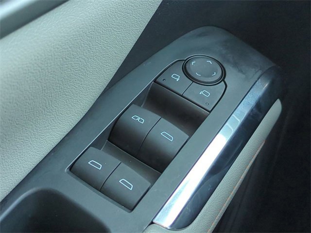 Used 2025 Chevrolet Traverse LT w/ Driver Confidence Package image 24