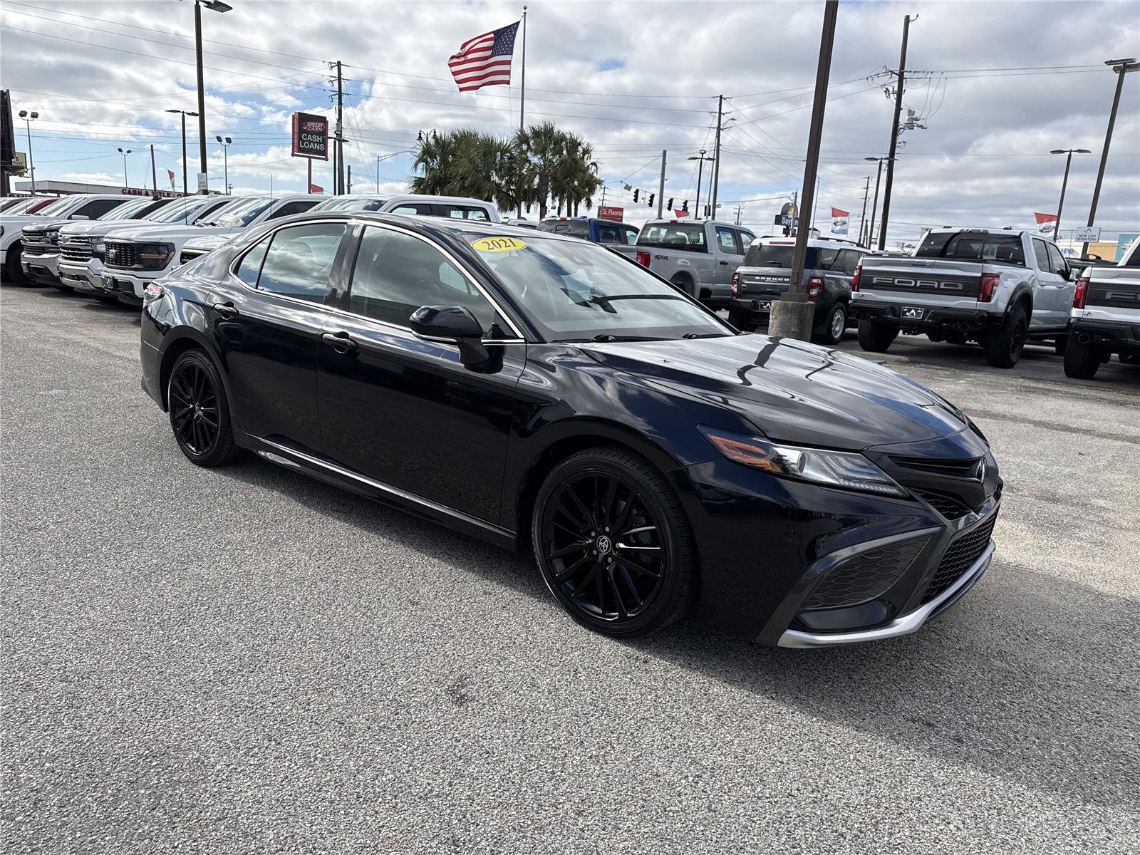 Used 2021 Toyota Camry XSE image 7