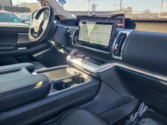 Certified 2025 Ford Expedition Platinum w/ Driver's Package image 26