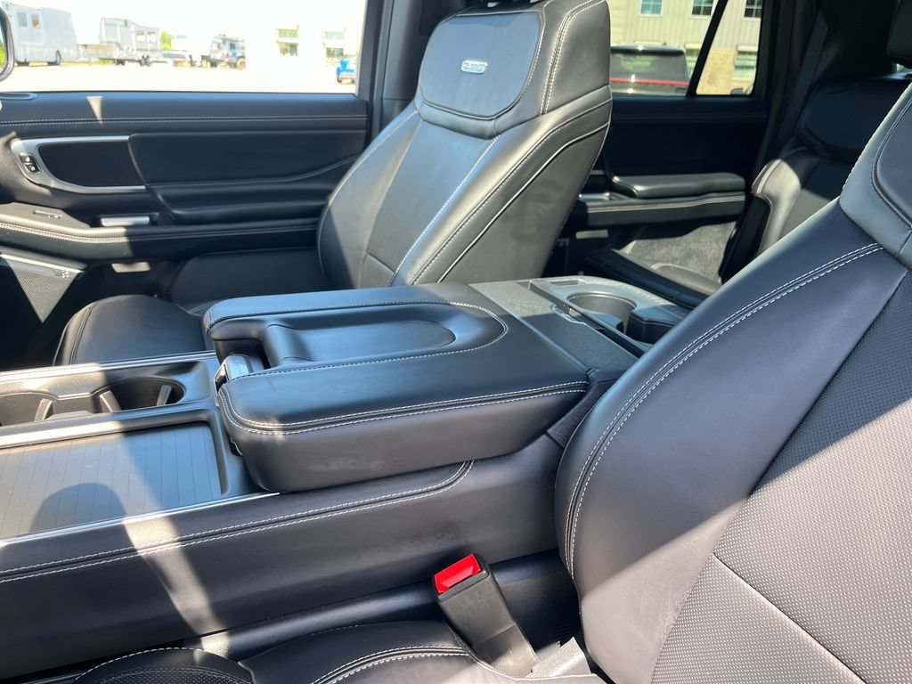 Certified 2025 Ford Expedition Max Platinum w/ Stealth Appearance Package AWD/4WD image 30
