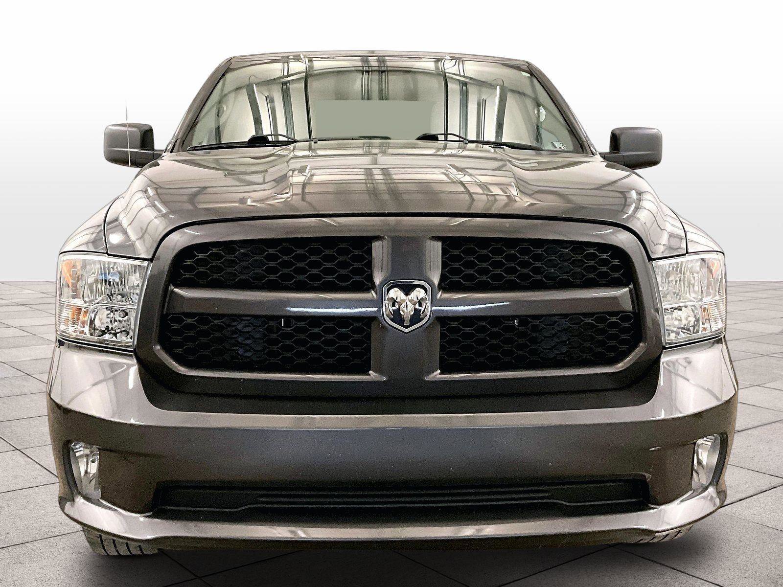 Used 2019 RAM 1500 Express AWD/4WD image 3