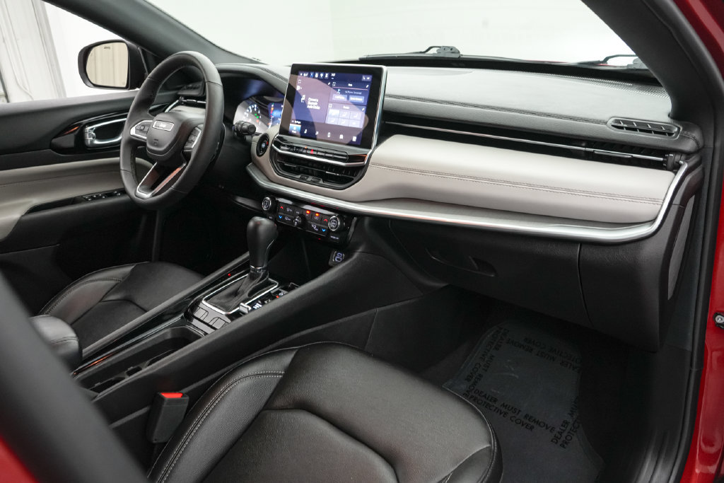 Used 2025 Jeep Compass Limited AWD/4WD image 21