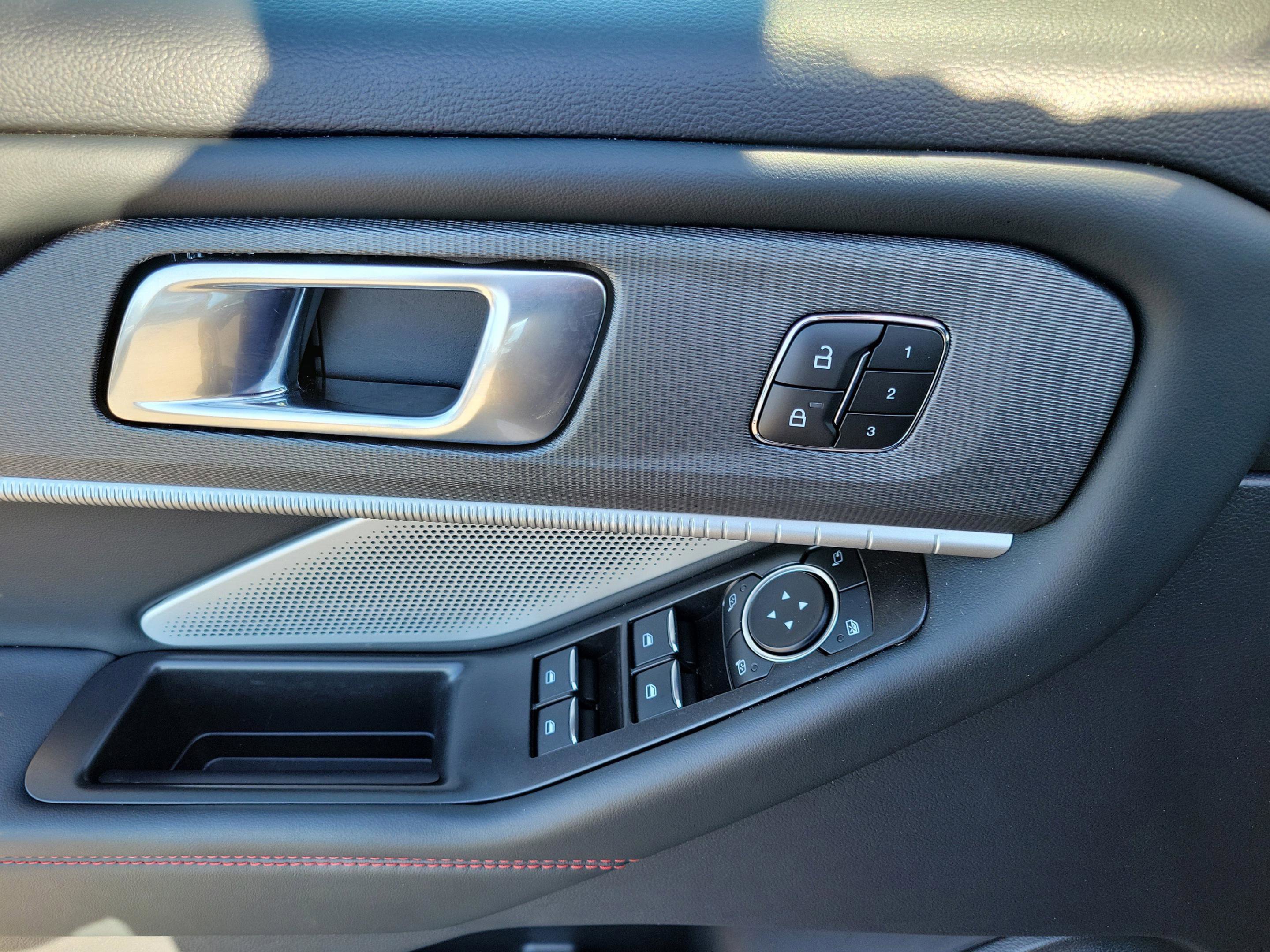 Certified 2025 Ford Explorer ST w/ Sun And Sound Package image 6