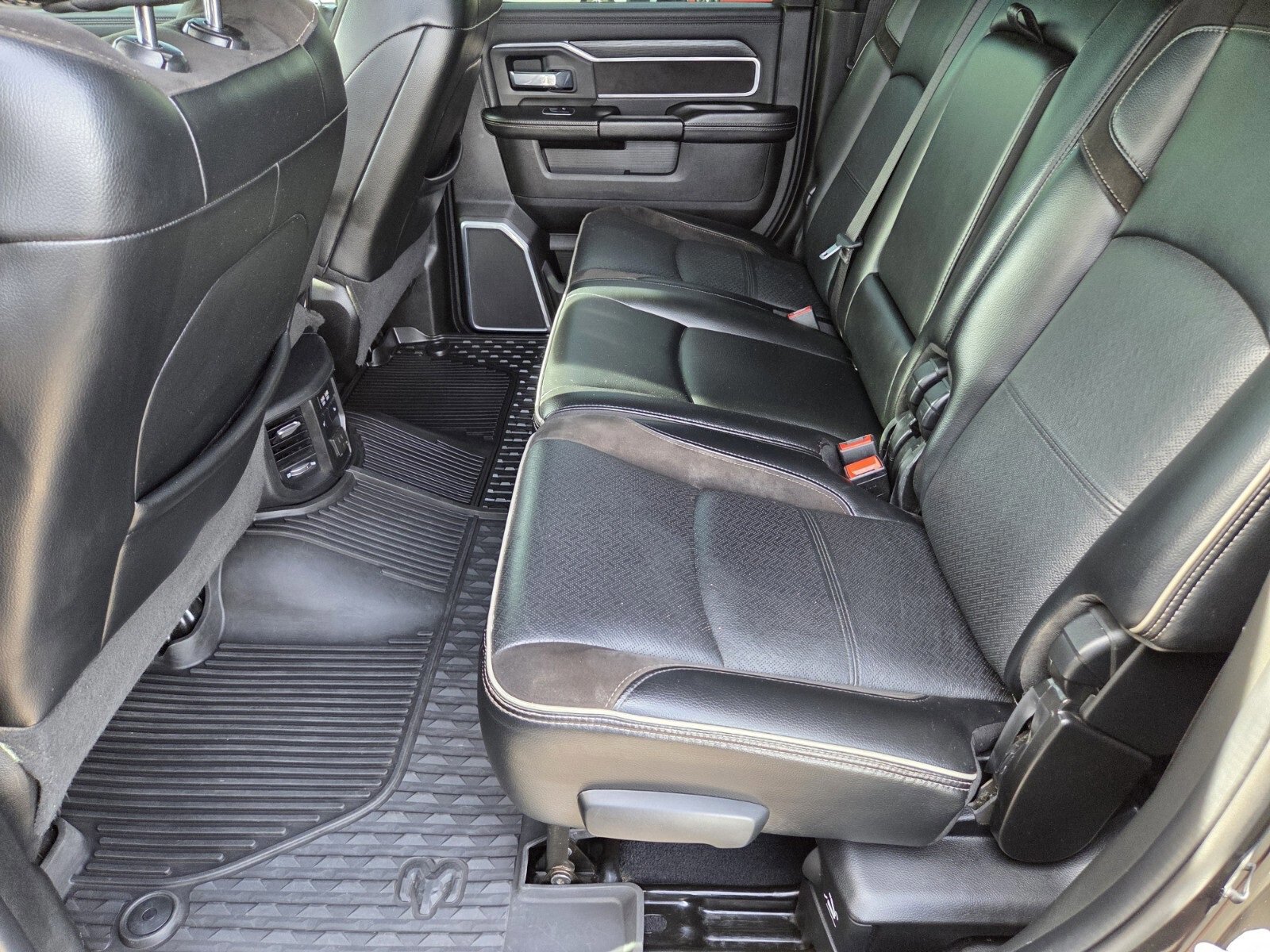 Used 2023 RAM 3500 Laramie image 12