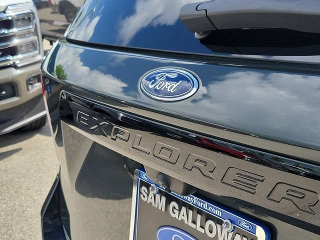 Certified 2022 Ford Explorer ST-Line w/ Class IV Trailer Tow Package RWD image 7