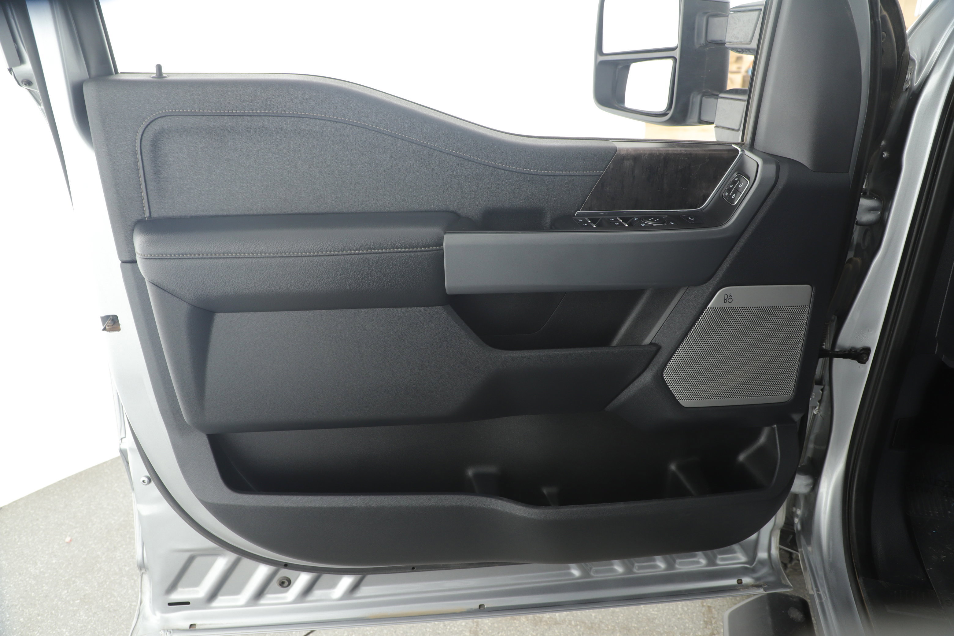 Certified 2023 Ford F250 Lariat w/ Sport Appearance Package image 23