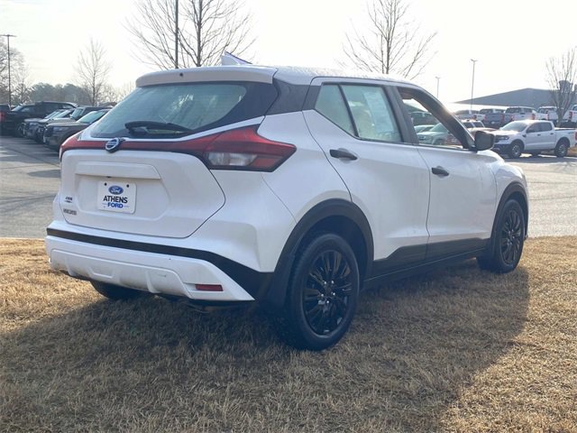 Used 2021 Nissan Kicks S image 5