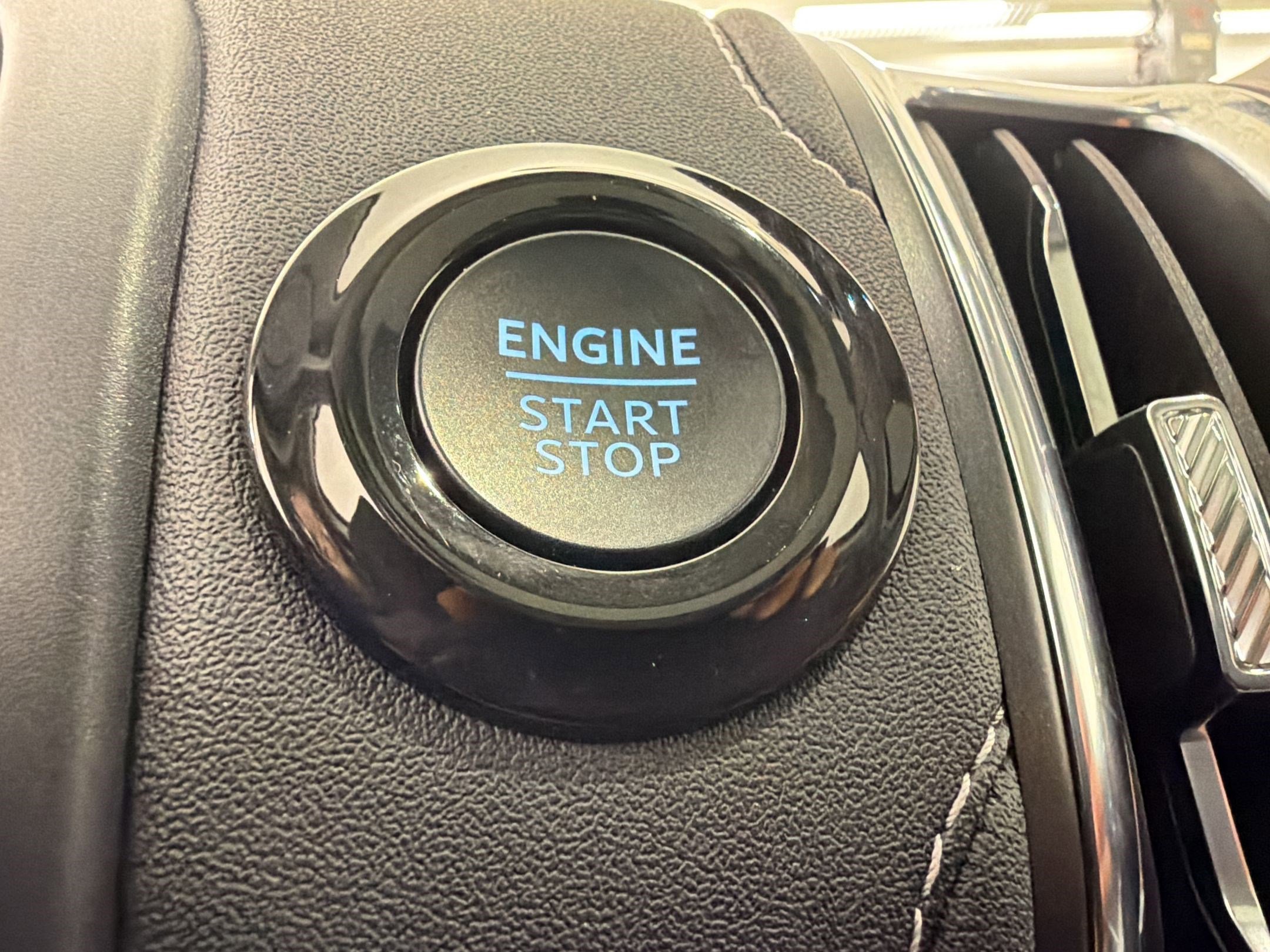 Certified 2025 Ford Expedition Platinum AWD/4WD image 27