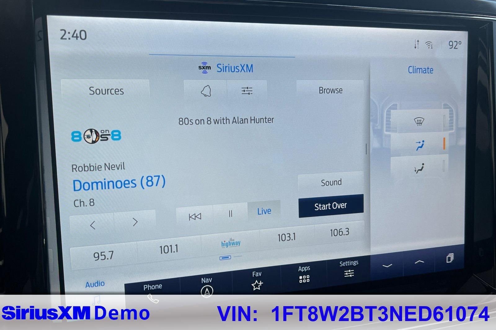 Certified 2022 Ford F250 Lariat w/ Black Appearance Package image 32