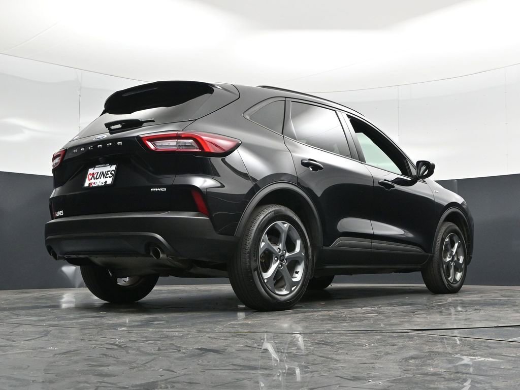 Certified 2025 Ford Escape ST-Line AWD/4WD image 40